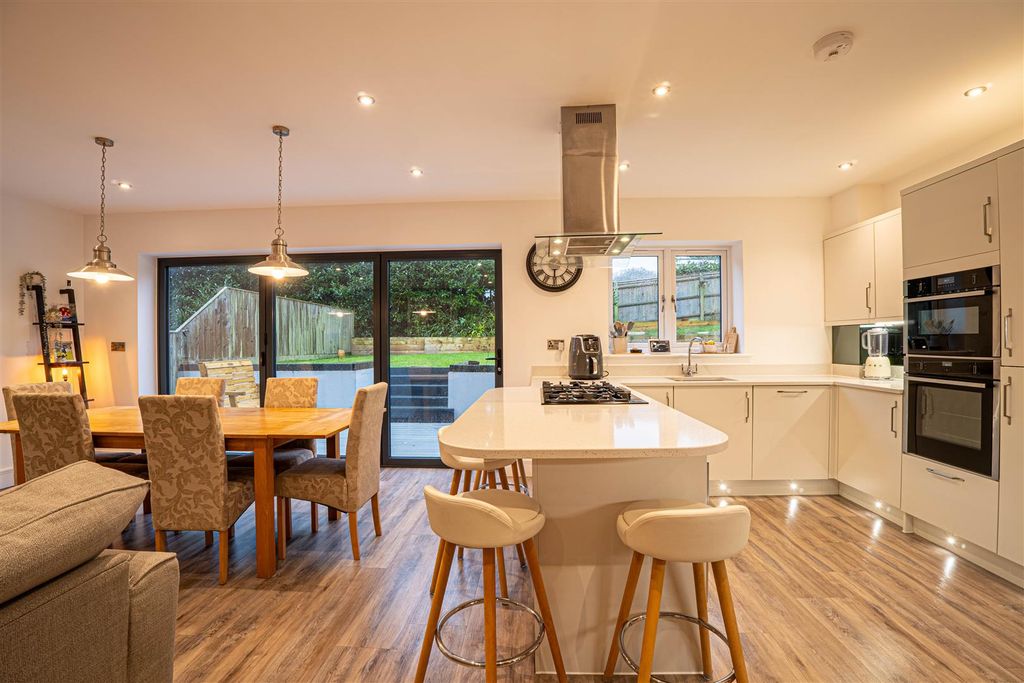 Property photo 2 of 39 Dsc05616-Hdr.Jpg