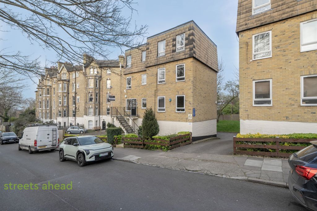 Property photo 2 of 17 364544Cf-9B2d-48A...