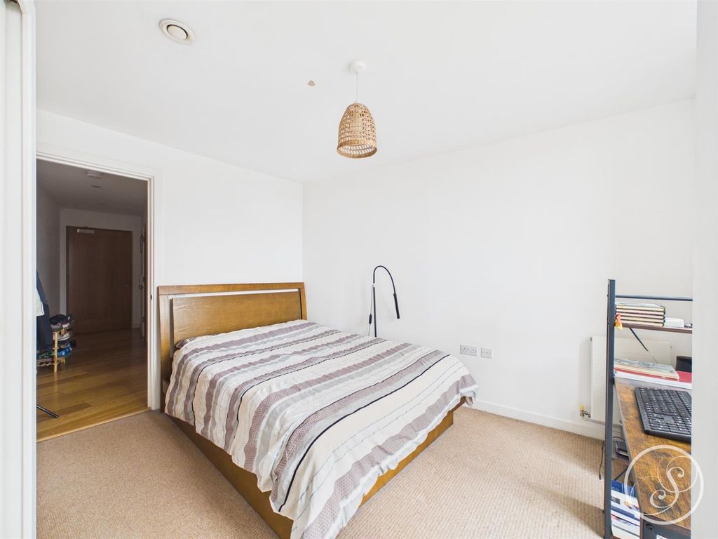 Property photo 3 of 9 Cam02071G0-Pr0916-Still007.Jpg