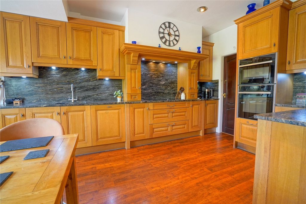 Property photo 3 of 32 Picture No. 20