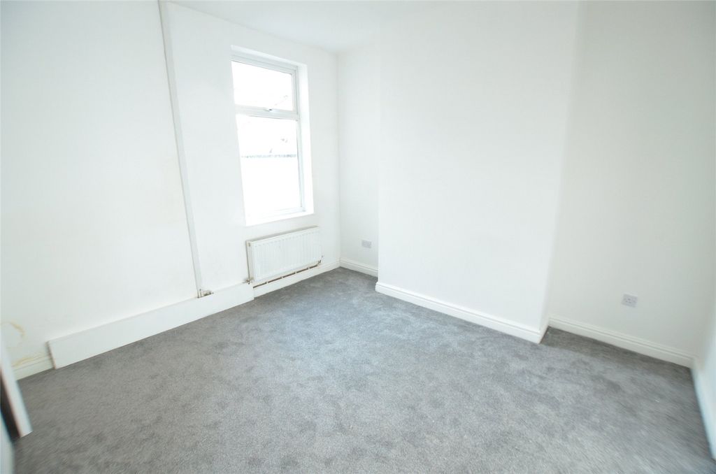 Property photo 3 of 9 Picture No. 05