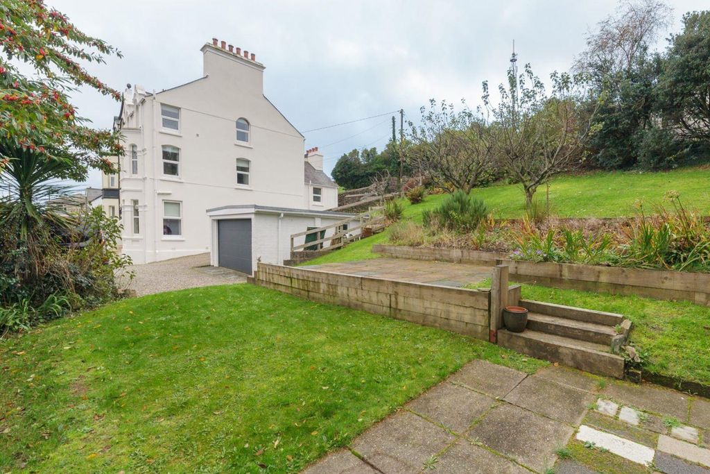 Property photo 3 of 28 25.Jpg