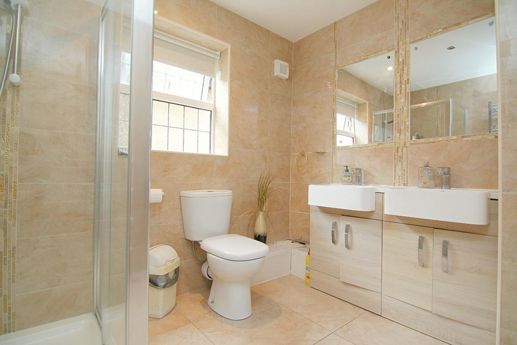 Additional image 20 of 5 bed detached house for saleSycamore Chase, Pudsey LS28