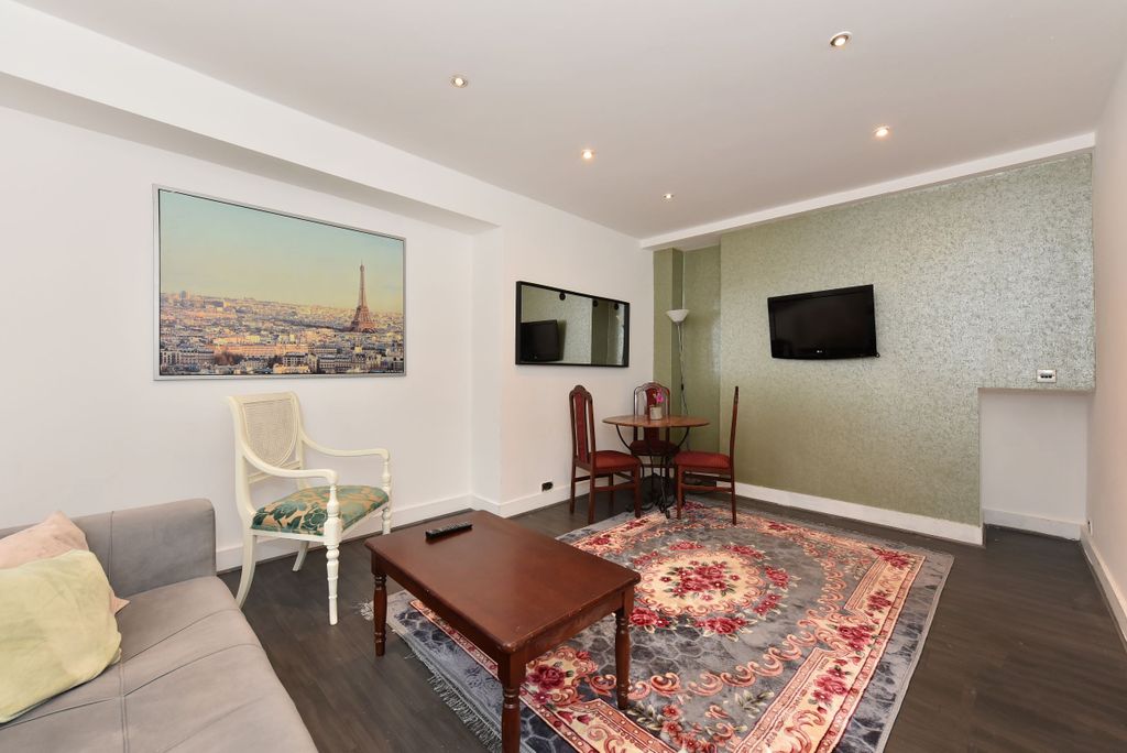 Property photo 3 of 8