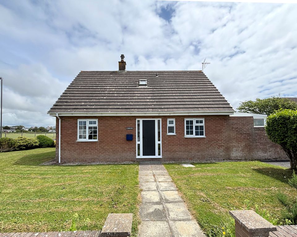 Property photo 2 of 32