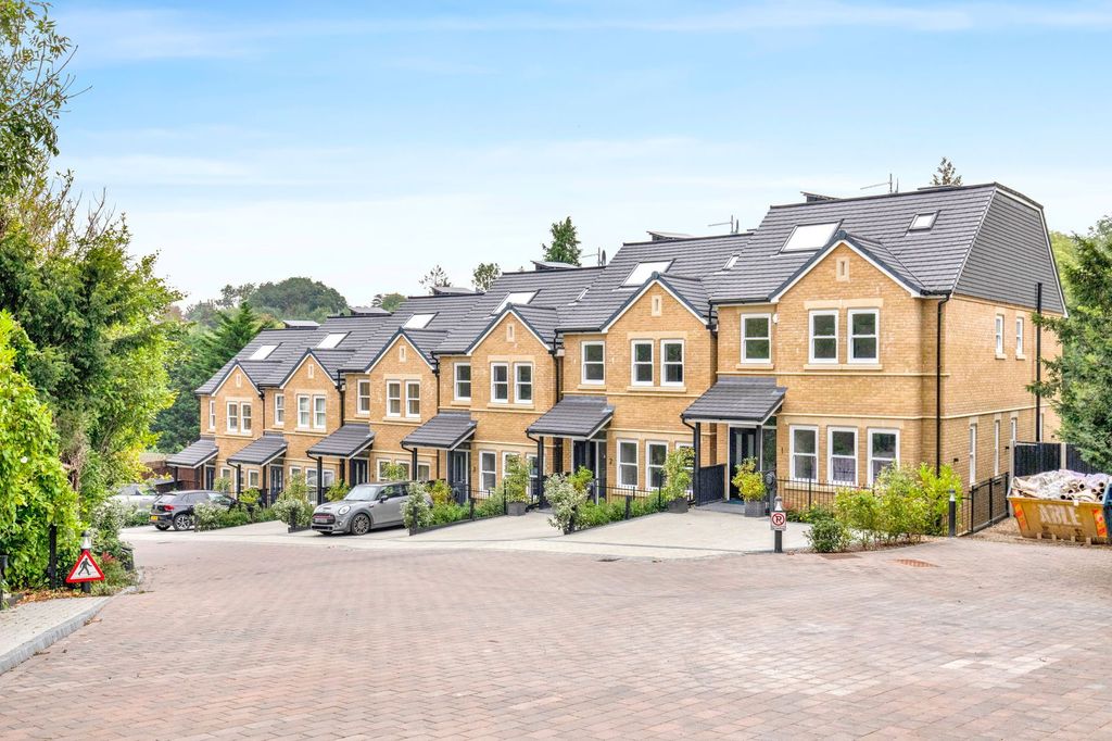 Property photo 3 of 23