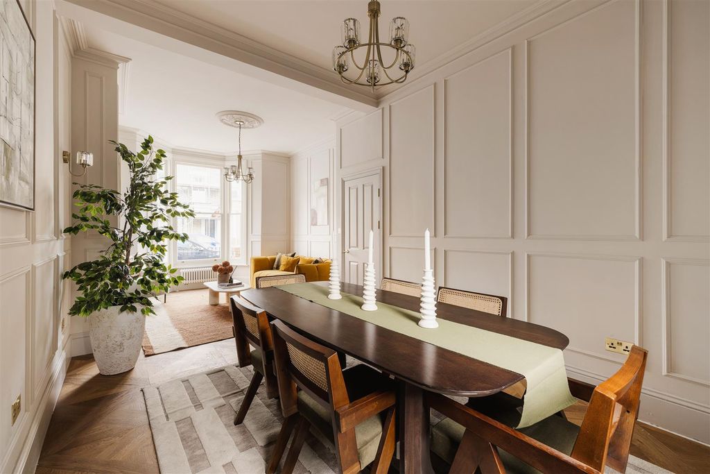 Property photo 3 of 64 Blurton Road, E5