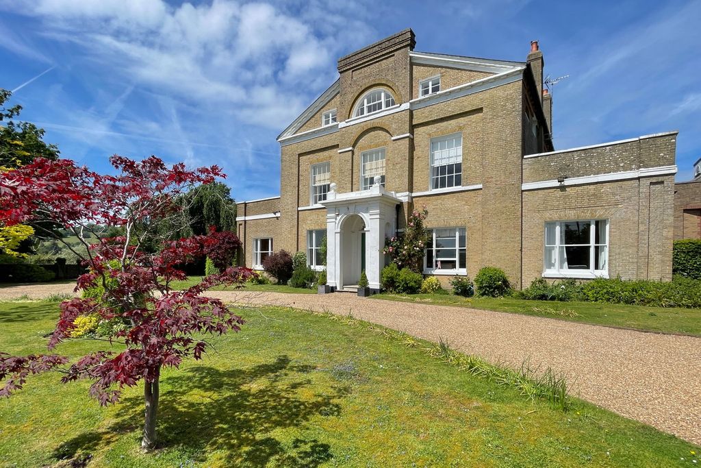 Property photo 1 of 37
