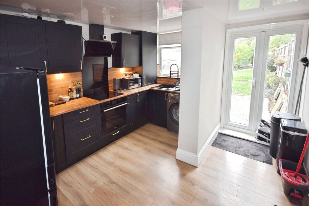 Property photo 2 of 13 Kitchen