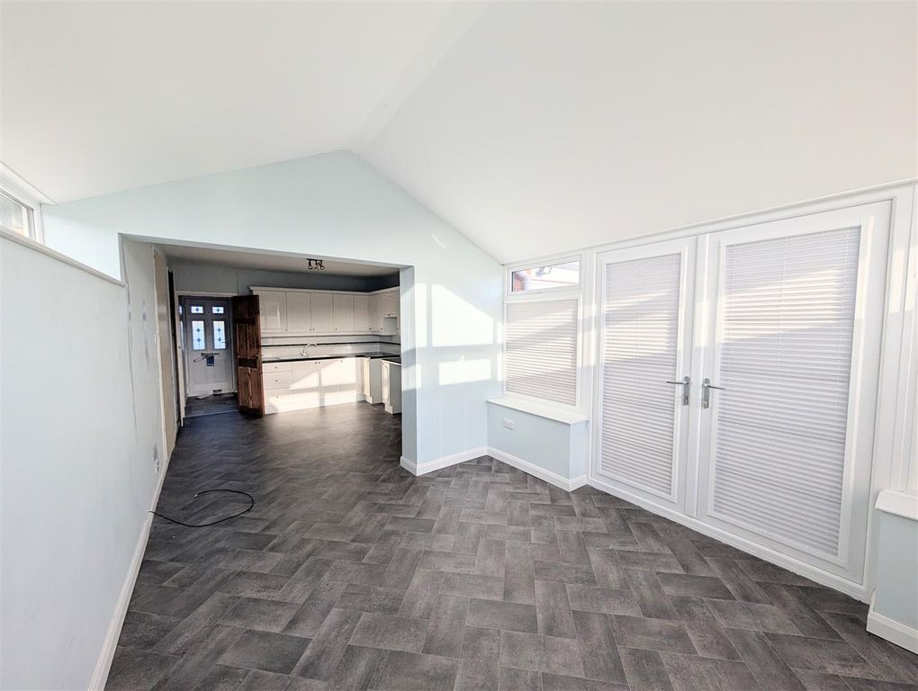 Property photo 2 of 14 Dining Area