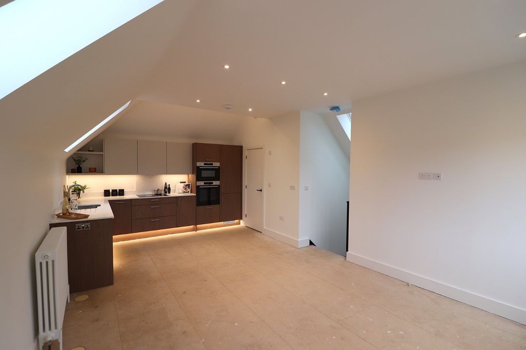 Property photo 3 of 13 Picture No. 18