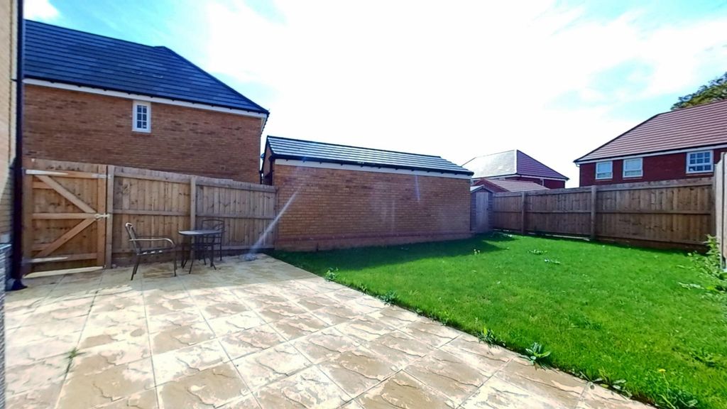 Property photo 3 of 16 Garden