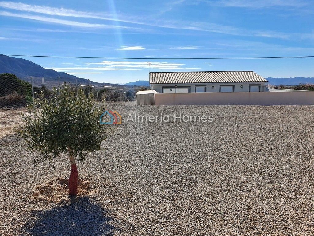 Property photo 2 of 11