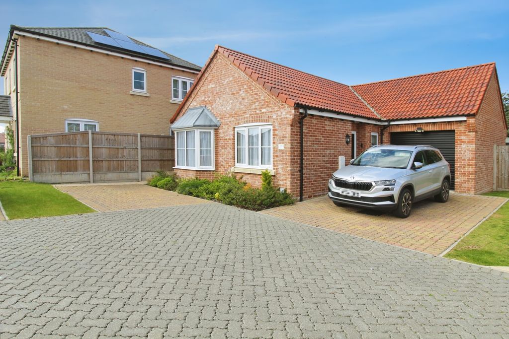 Property photo 1 of 18 Front