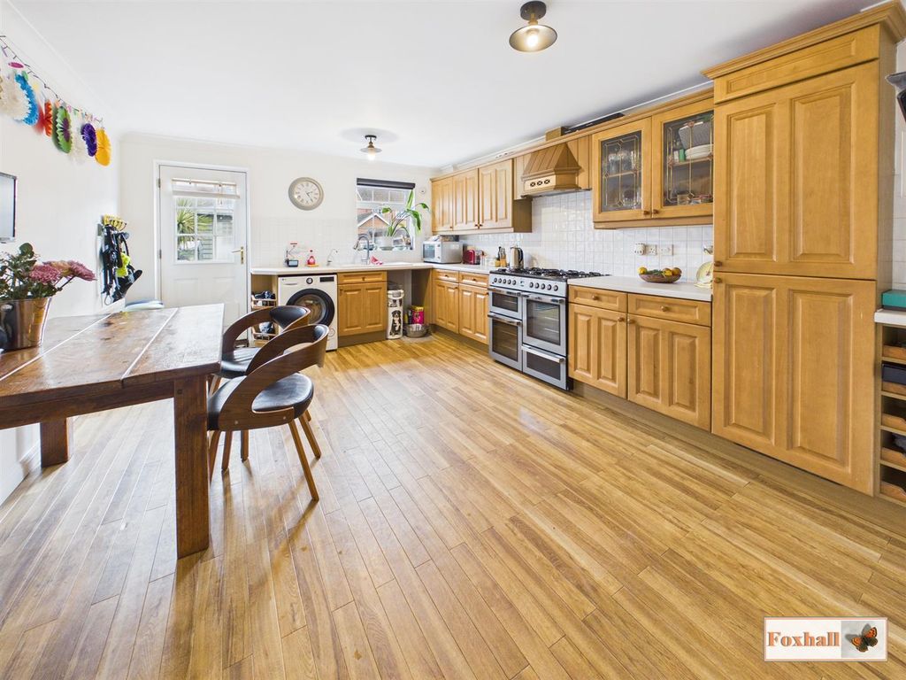 Property photo 3 of 25 Kitchen / Diner