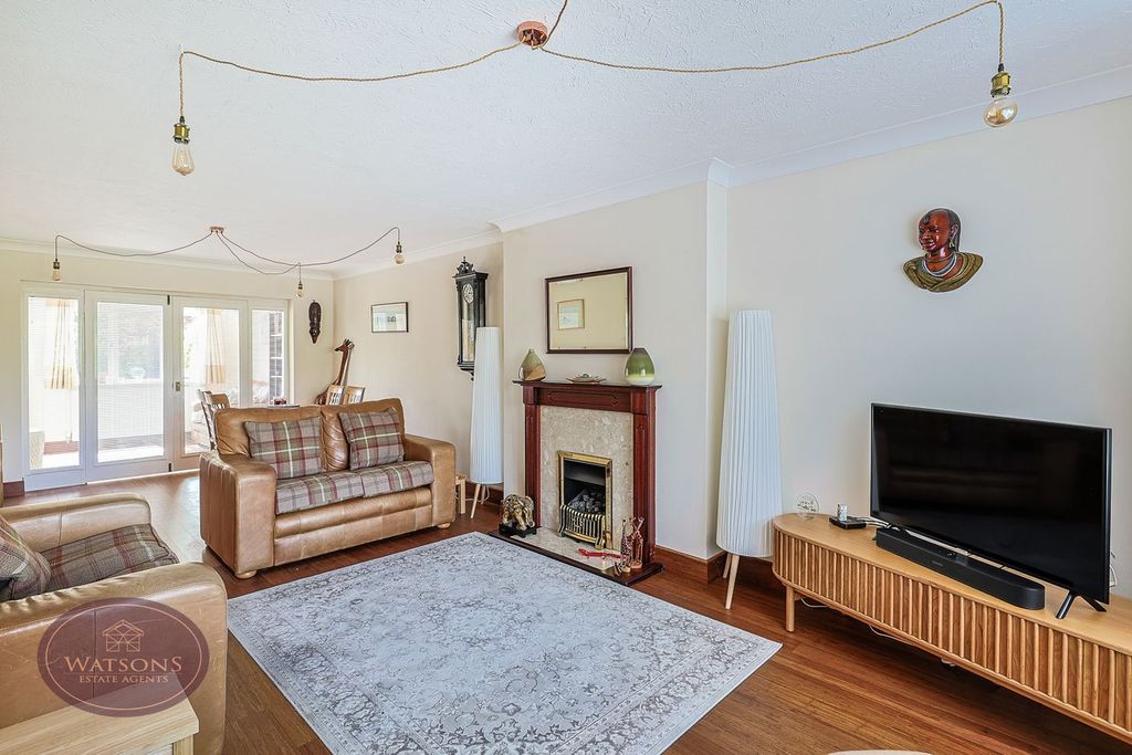 Property photo 3 of 23