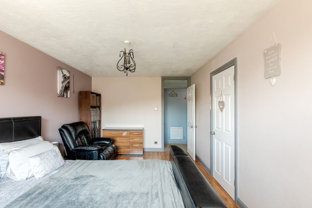 Property photo 3 of 24 Photo 24