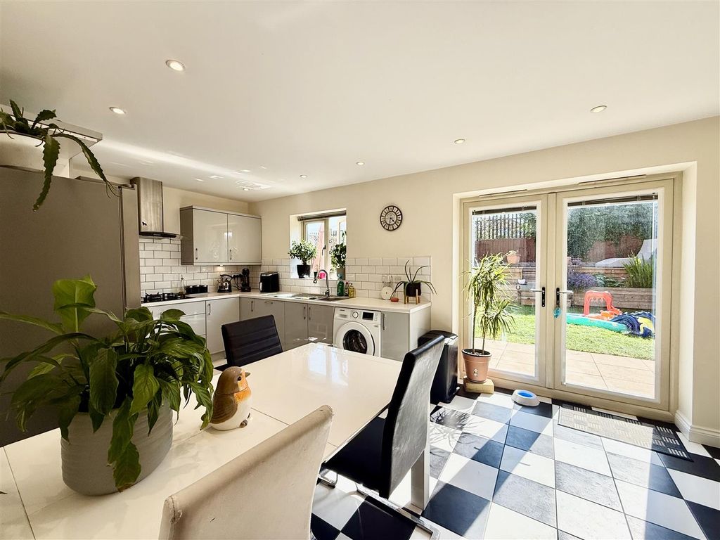 Property photo 2 of 17 2