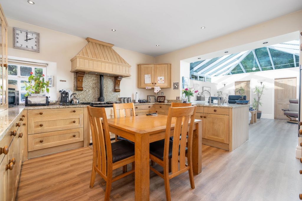 Property photo 2 of 24 Picture No. 22