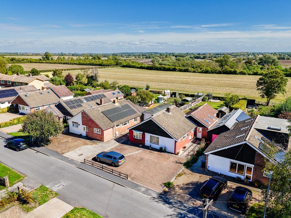 Property photo 1 of 32
