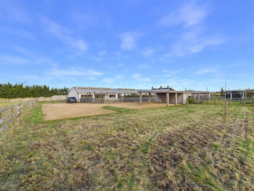 Property photo 2 of 32 Cam02435G0-Pr0126-Still018.Jpg