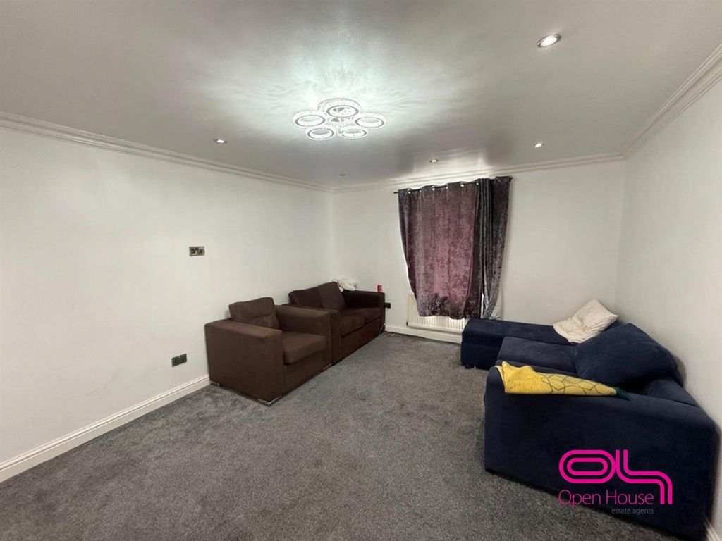 Property photo 2 of 12 Brighten And Clean Up Design.Png