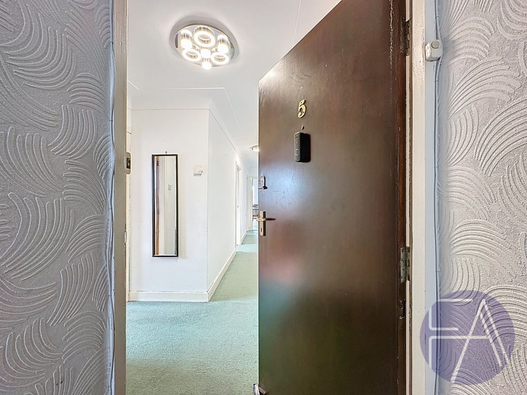 Property photo 2 of 20 4535593