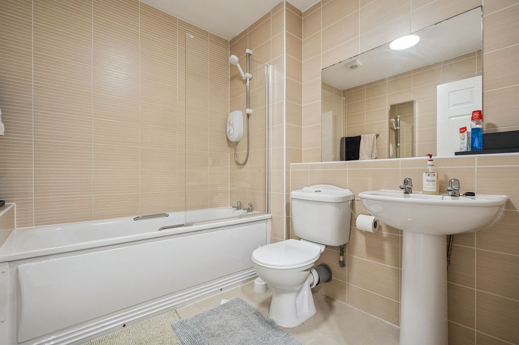 Additional image 8 of 2 bed flat for saleGlendevon Drive, Stirling FK8