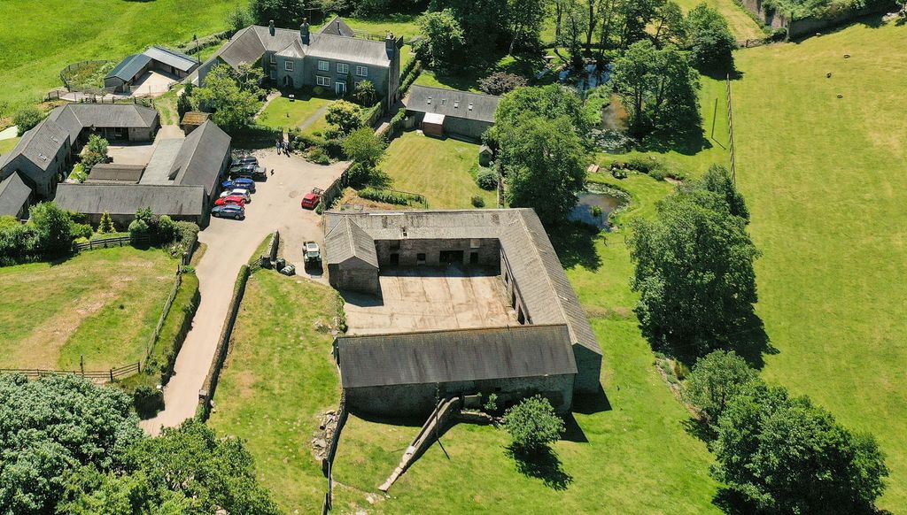 Property photo 3 of 10