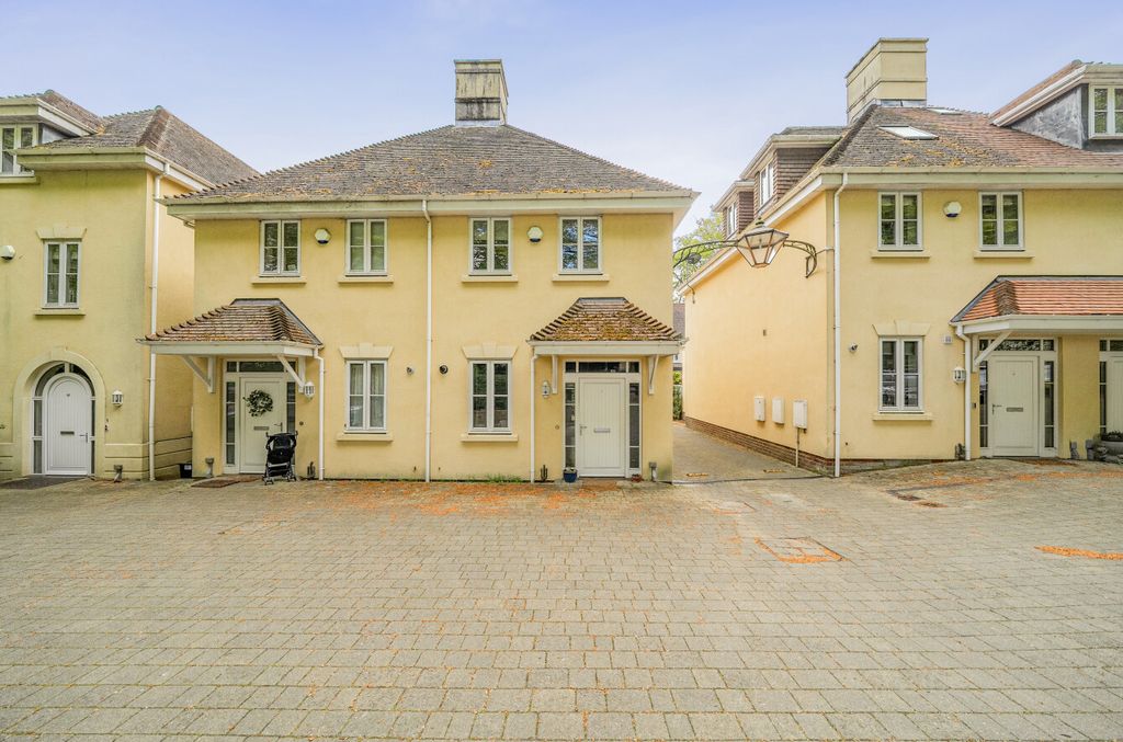 Property photo 1 of 11 1441828-1-69E799c...