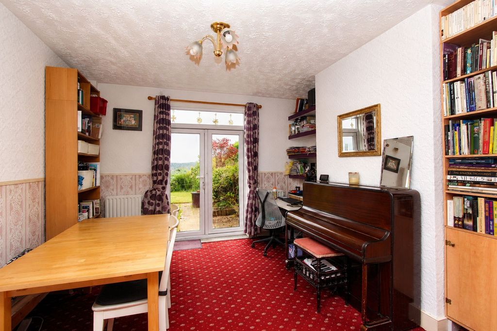 Property photo 3 of 8