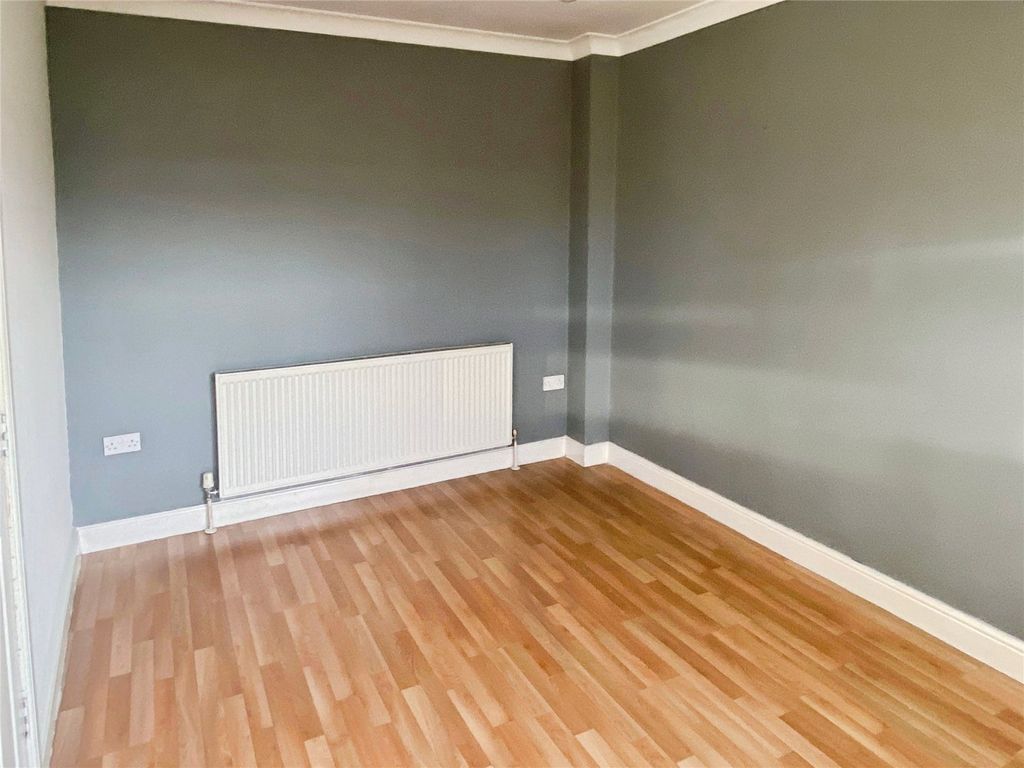 Property photo 3 of 12 Picture No. 11