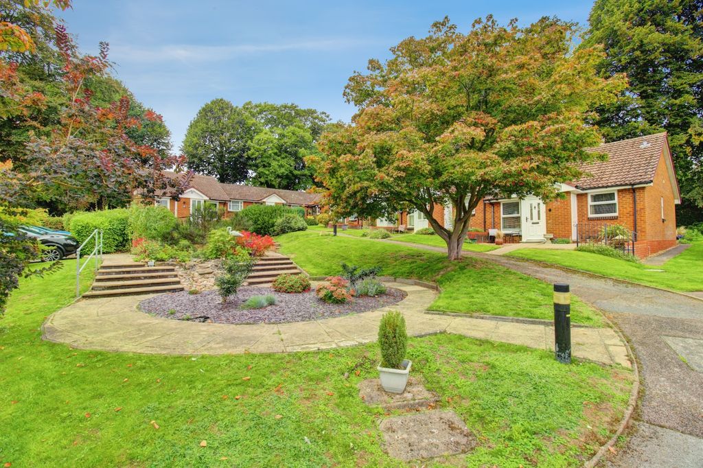 Property photo 1 of 17 Communal Frontage