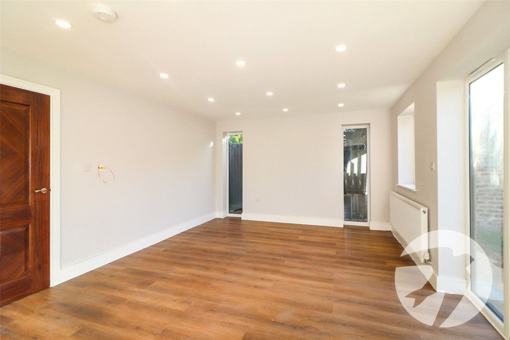 Property photo 3 of 14 Picture No. 09