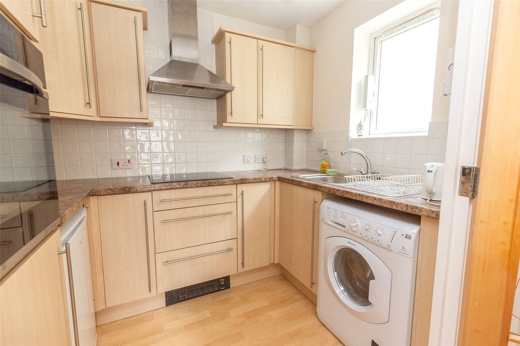 Property photo 2 of 12 Picture No. 10