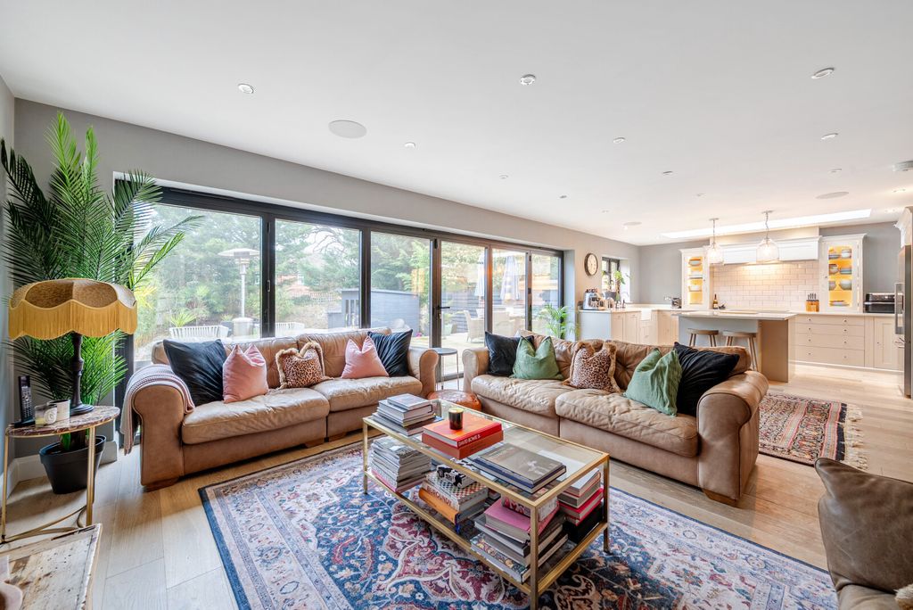 Property photo 3 of 25 1419793-9-69A025E...