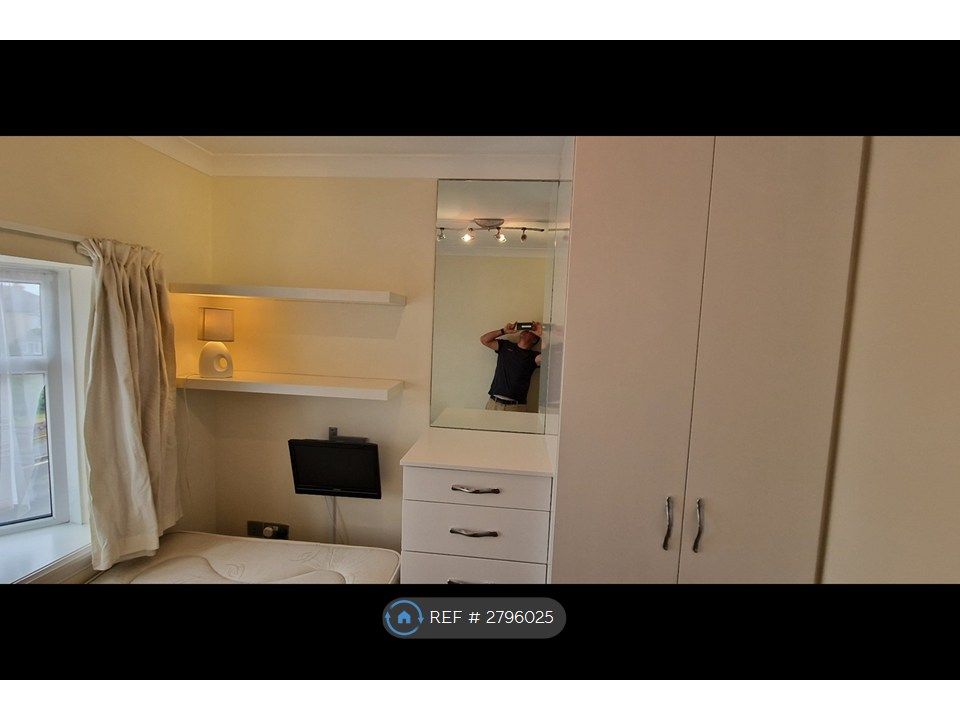 Property photo 2 of 10 Single Room