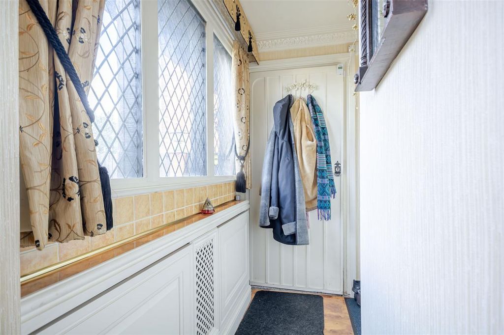 Property photo 2 of 33 Entrance