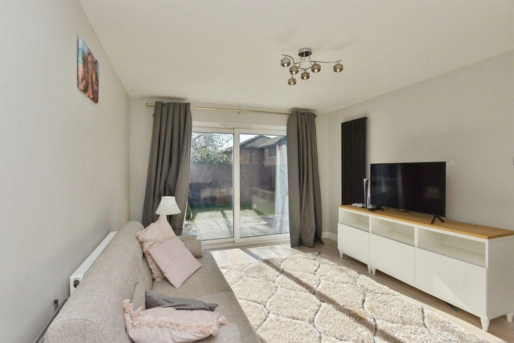 Property photo 2 of 19