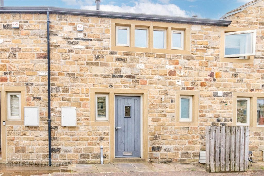 Property photo 1 of 15 External