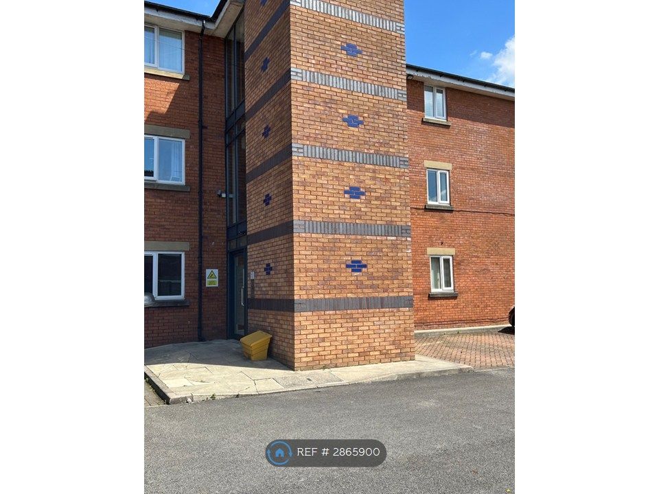 Property photo 2 of 20