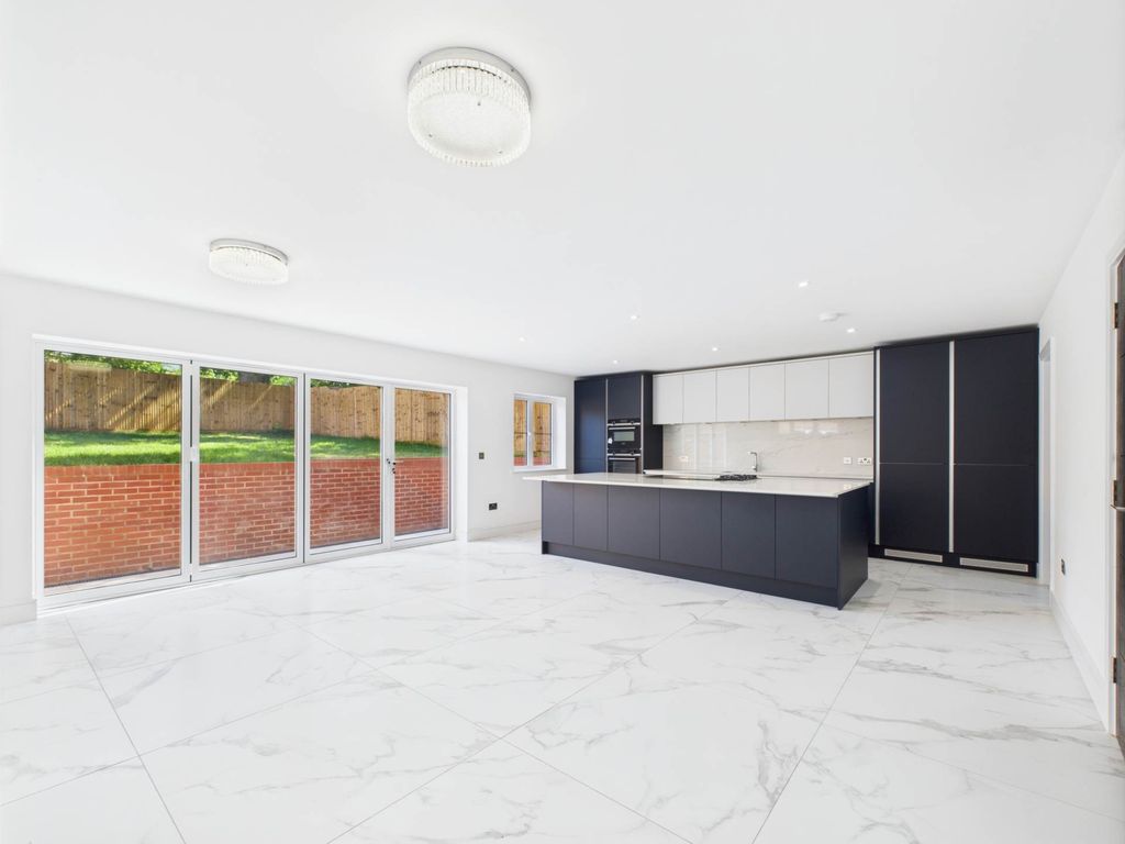 Property photo 3 of 23