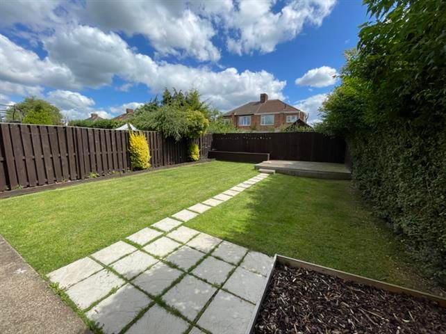 Property photo 2 of 9 Garden