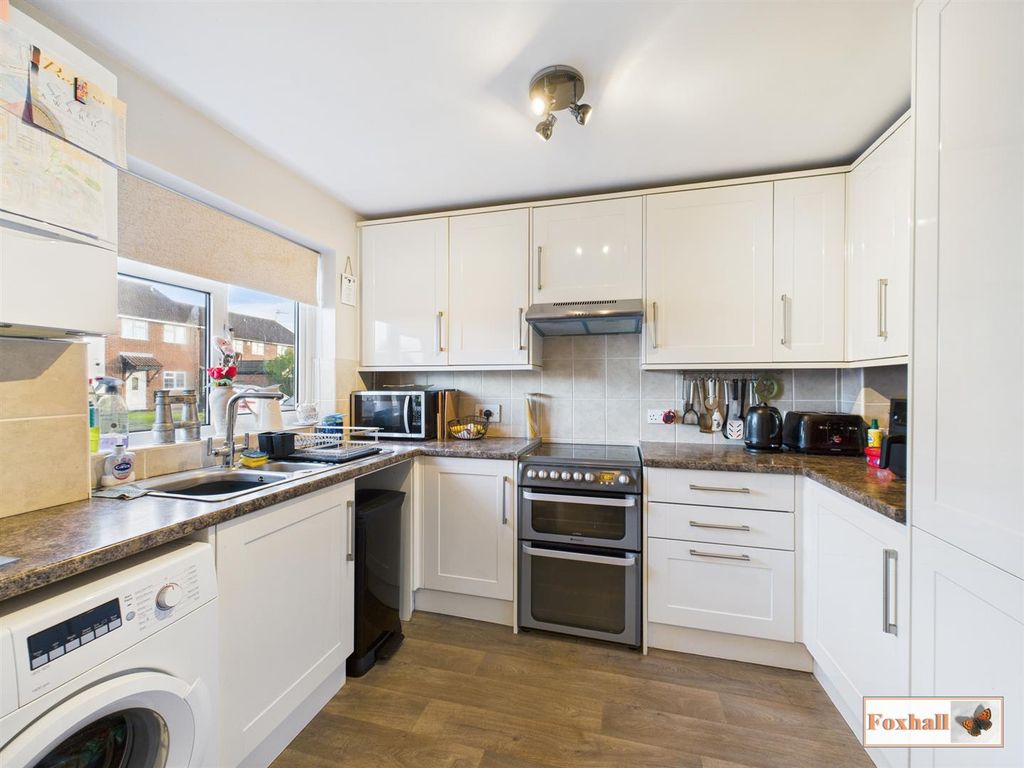 Property photo 3 of 15 Kitchen