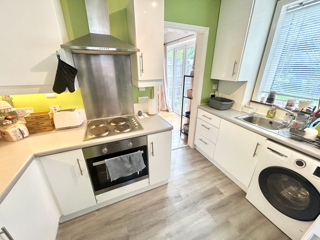 Property photo 3 of 13 Kitchen