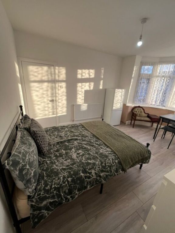 Property photo 1 of 15 Bedroom