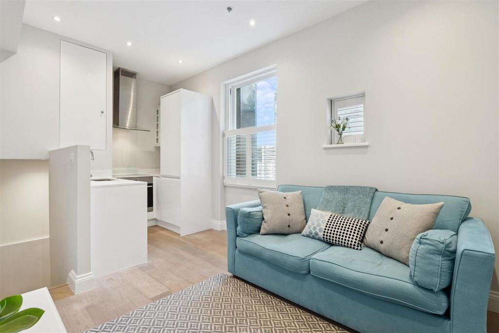 Property photo 3 of 12 10.Jpg