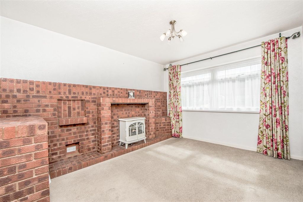 Property photo 2 of 34 Living Room: