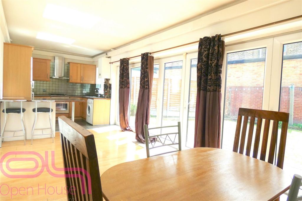 Property photo 1 of 10 Heathdale Kitchendining22.Jpg