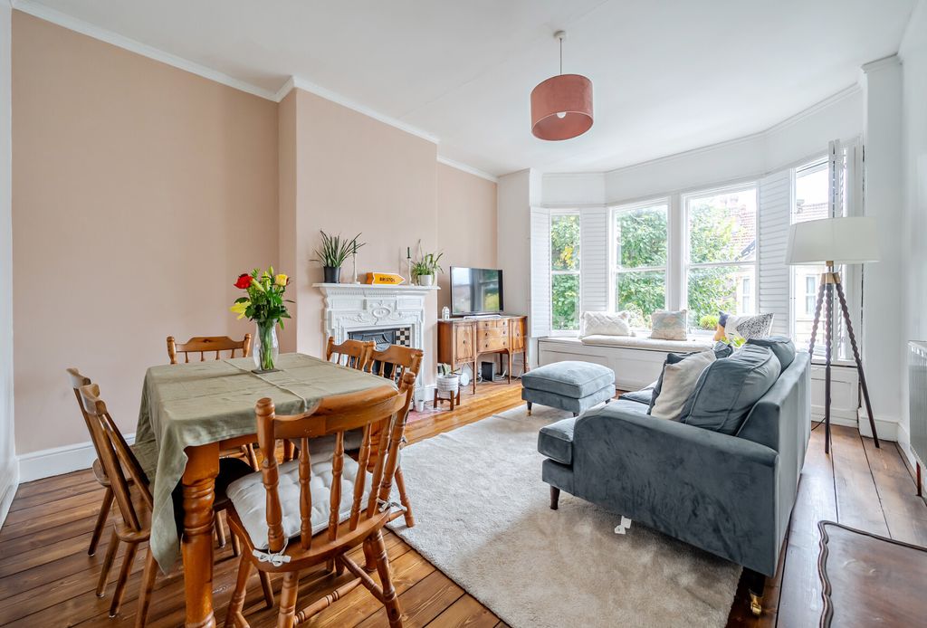 Property photo 3 of 16 1512920-9-6A9Ea45...
